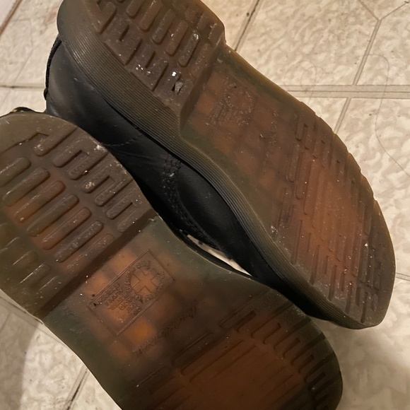 Dr Martens Women’s 1460 Greasy Leather Boots - Picture 9 of 12